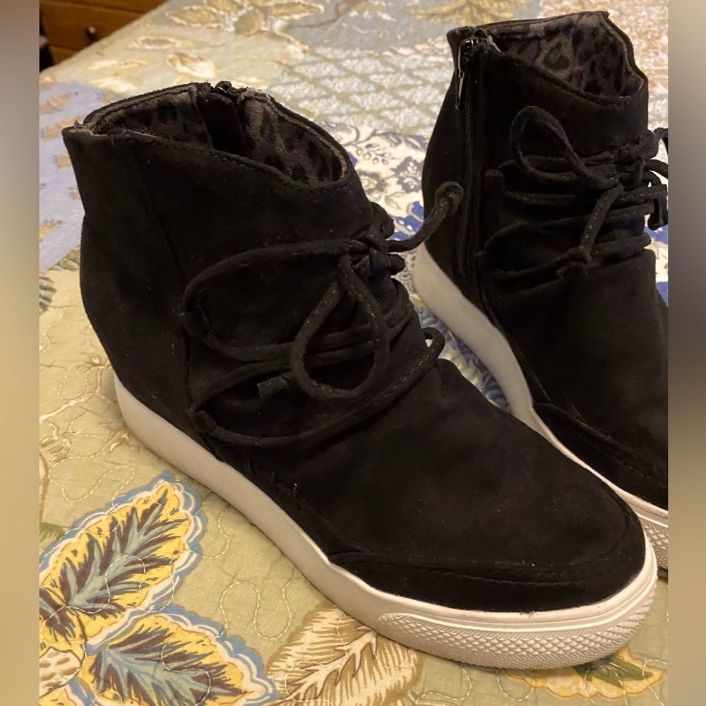 Very G Booties